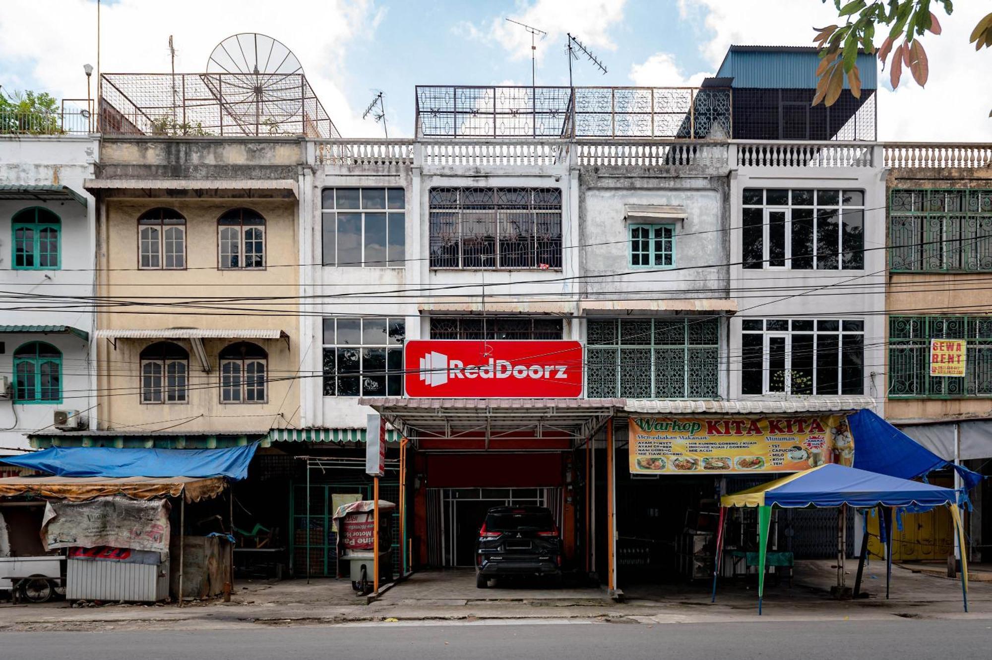 Reddoorz Near Rsud Dr Pringadi Medan 3 Hotel Luaran gambar